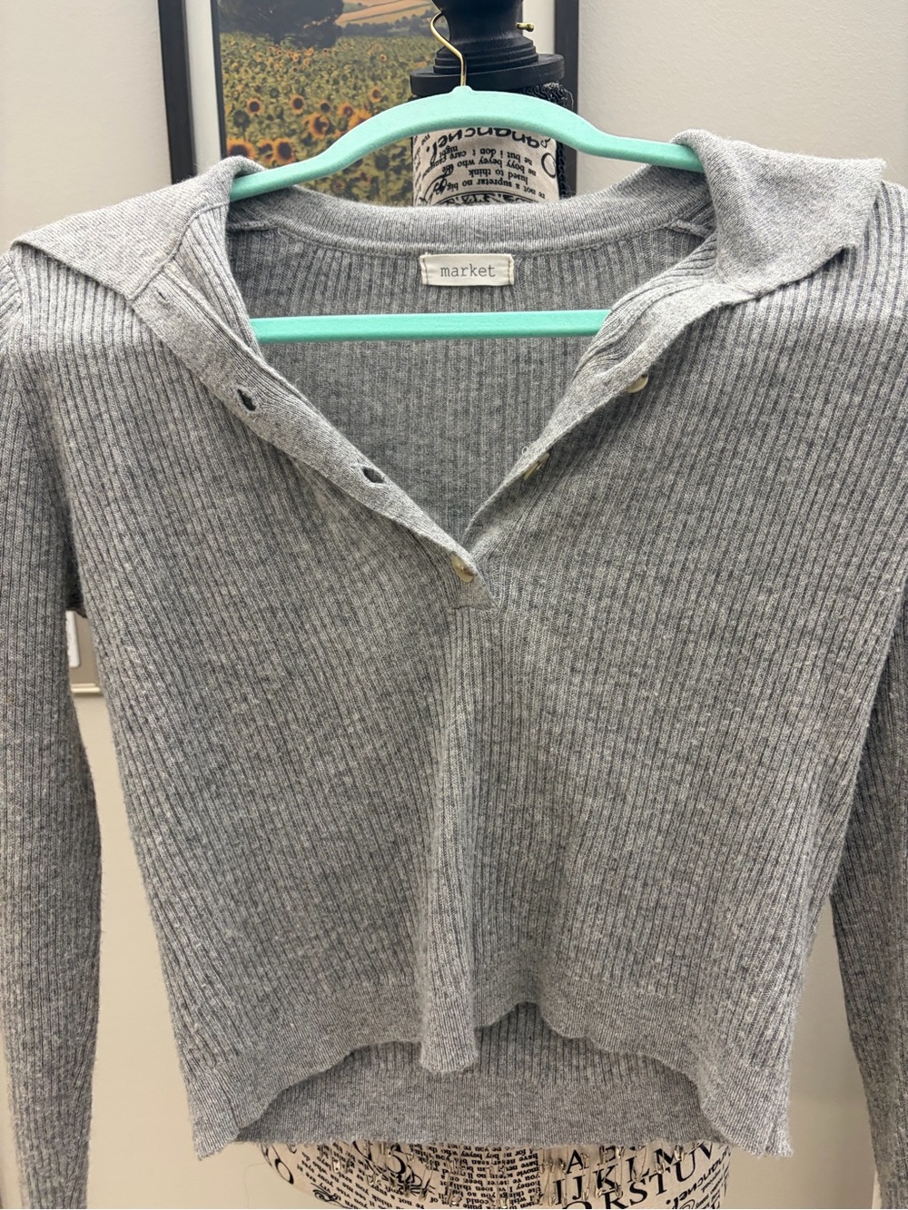 Market Women's cropped Gray Ribbed Knit Pullover Sweater